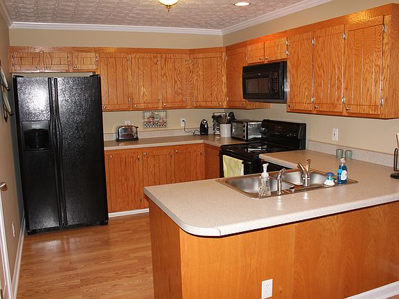 4th image of 239 Arrow Ln