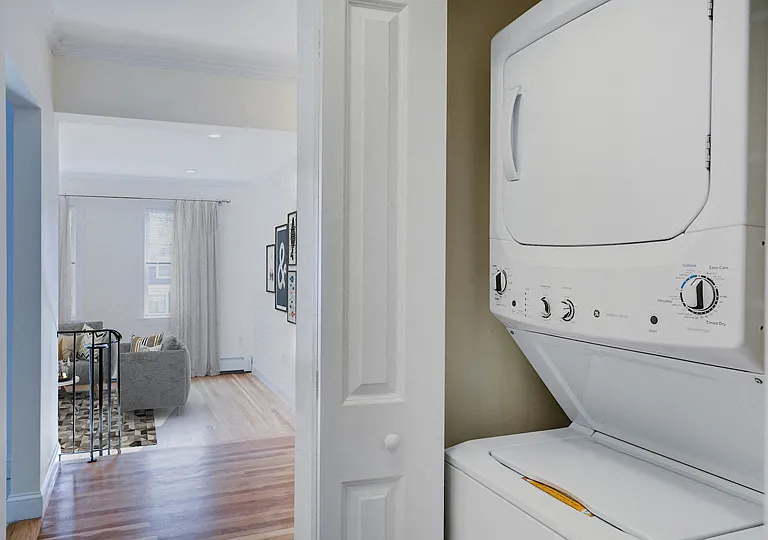 Auburn Harris Courtyard - In Unit Washer Dryer