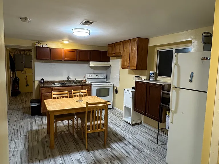 3912 N Spaulding Ave — Photo 6