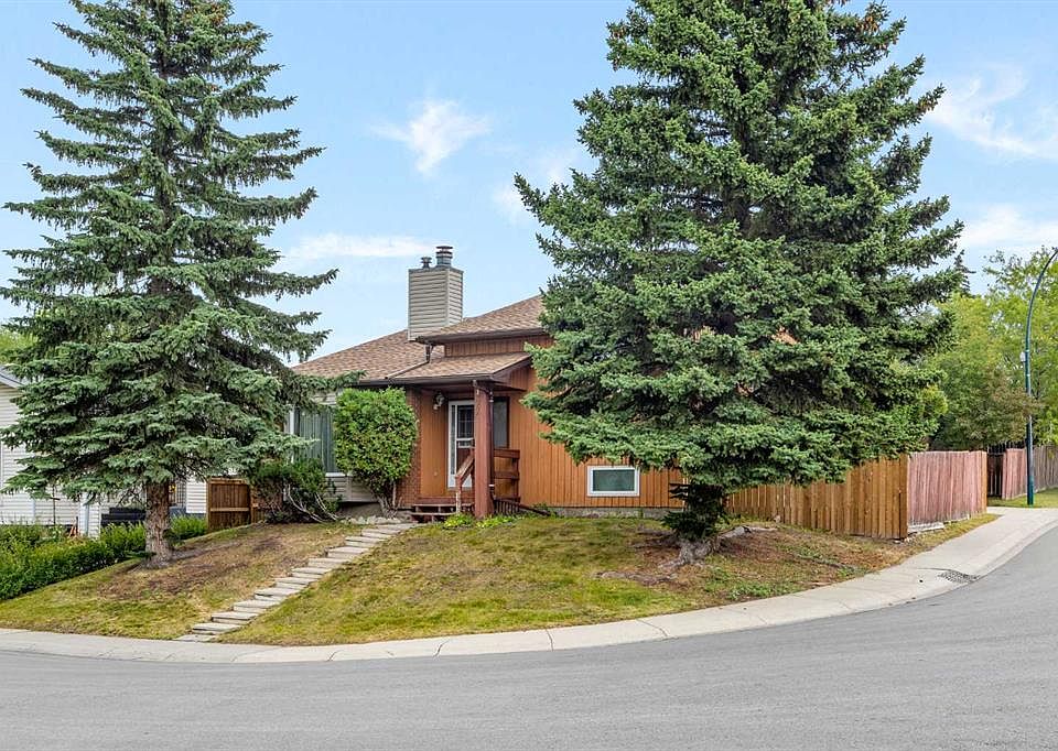1st image of 147 N Whitlock Close NE