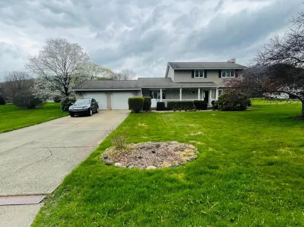 17 Greenbriar Cir, Russell, PA 16345