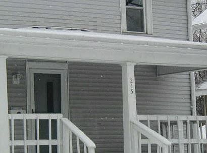 4th image of 215 Woodlawn St