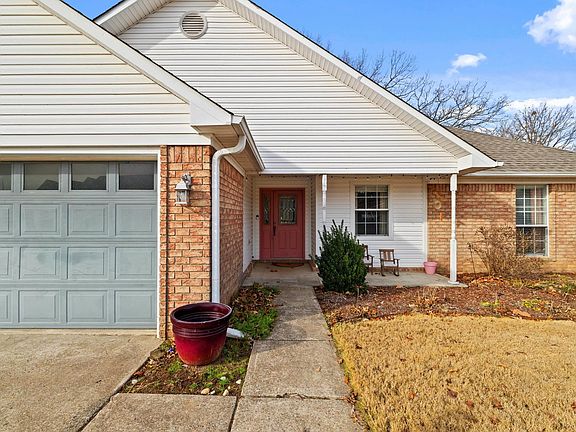 3rd image of 1600 Ridgefield Dr