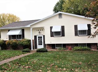 1955 Tilbury Rd, Waterloo, IA 50701
