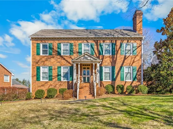 4008 Fairwind Dr, Winston Salem, NC 27106
