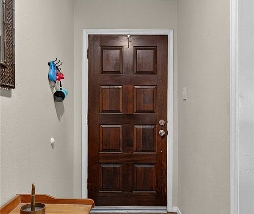 3rd image of 10008 Essex Pl
