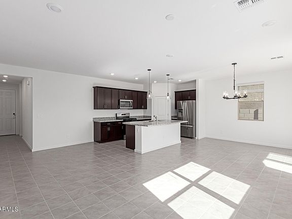 5th image of 8643 W ALBENIZ Place