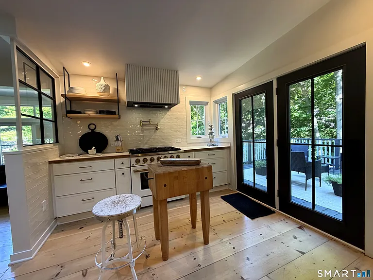 25 E Shore Rd — Photo 5