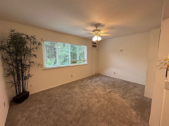 2nd image of 613 2nd St #18