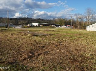 3071 Roane State Hwy, Harriman, TN 37748