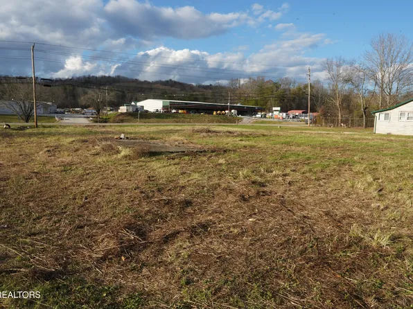 3071 Roane State Hwy, Harriman, TN 37748