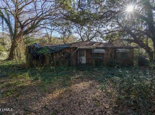 16 Shadow Ln, Seabrook, SC 29940