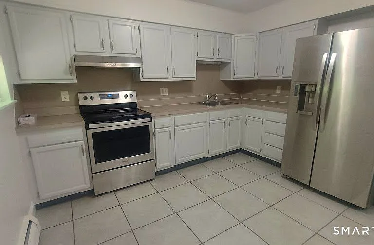 244 Oakville Ave #F — Photo 4
