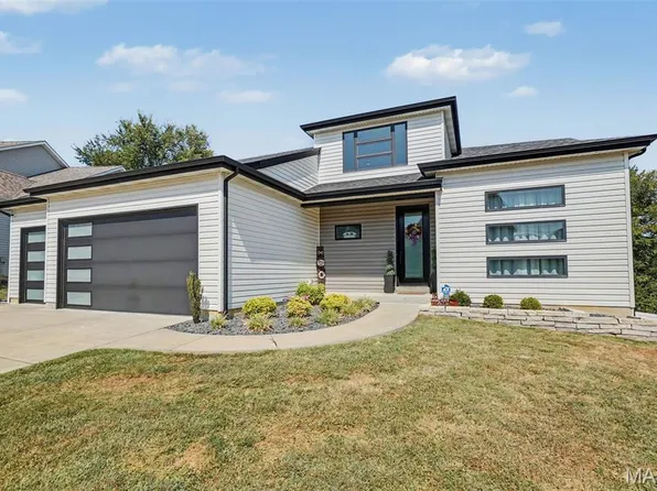 18 Macarthur Ct, Saint Charles, MO 63304