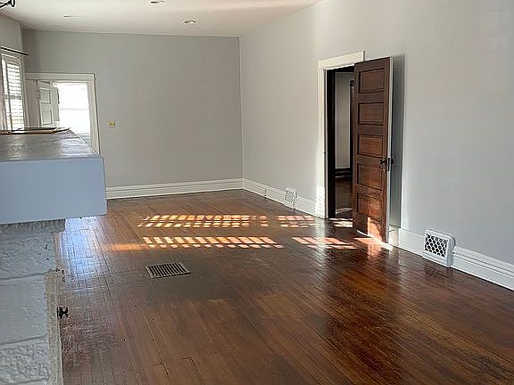 2nd image of 965 S Corona St