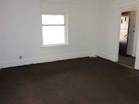 5th image of 1711 N Gale Ave