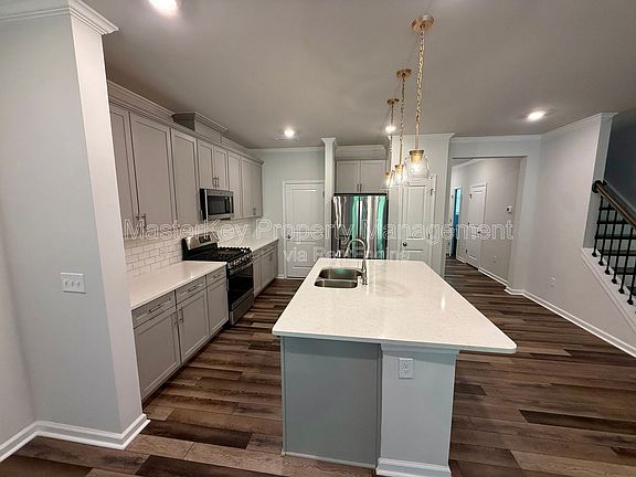 5th image of 181 Millennium Dr