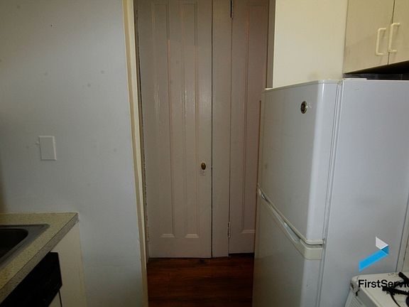 5th image of 140 W 71st St #7BB