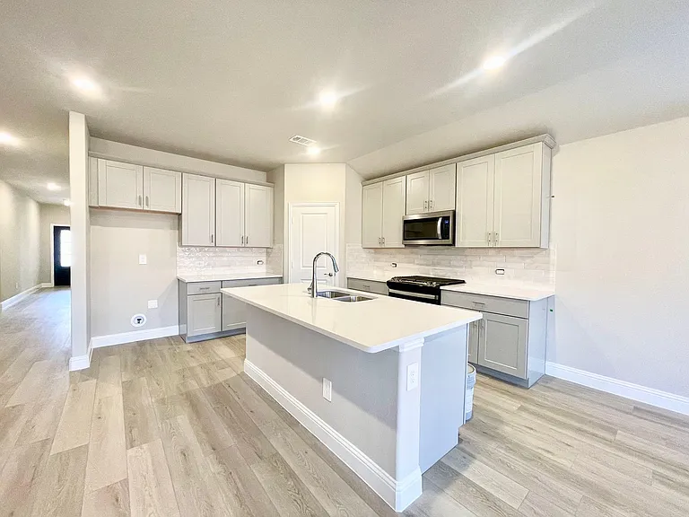 1203 Mahogany Dr — Photo 12