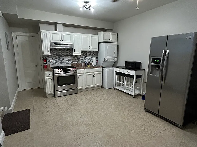 319 Ramona Ave — Photo 2
