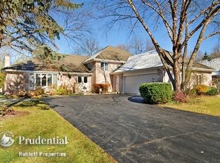 1350 Wild Rose Ln, Lake Forest, IL 60045