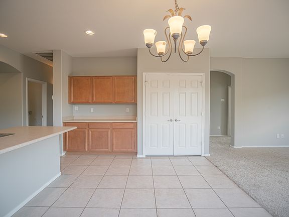 4th image of 16939 W Tonbridge St