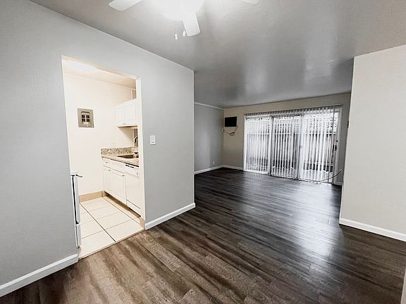 2nd image of 1823 H St APT G