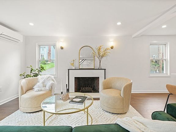 4th image of 11 Valley Park St