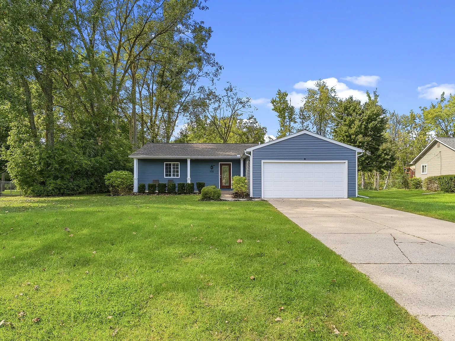 3 bed, 1225 sqft, $2,500 — Photo 3