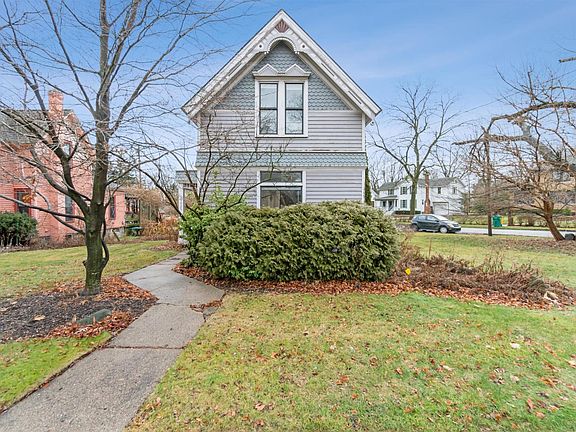 2nd image of 33925 Grand River Ave