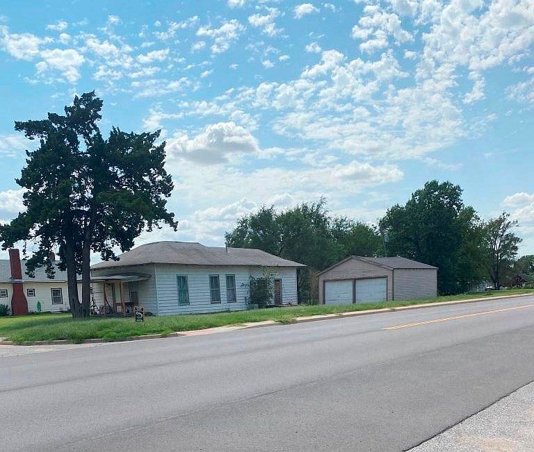 221 N Garfield St, Attica, KS 67009 Zillow