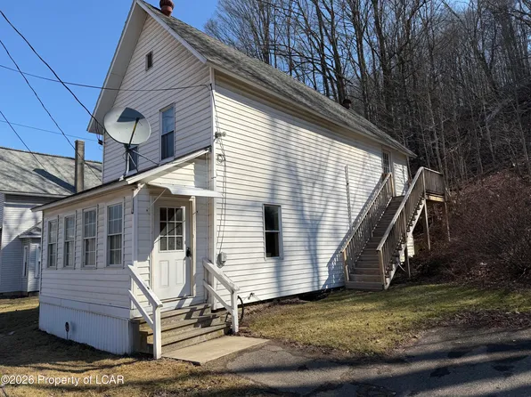 223 S German St, Dushore, PA 18614