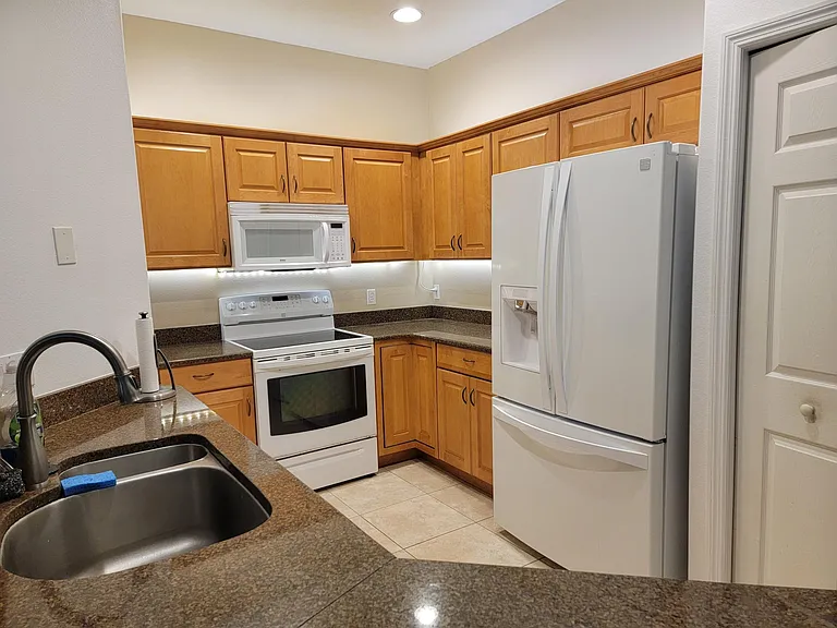 115 Majestic Bay Ave — Photo 13