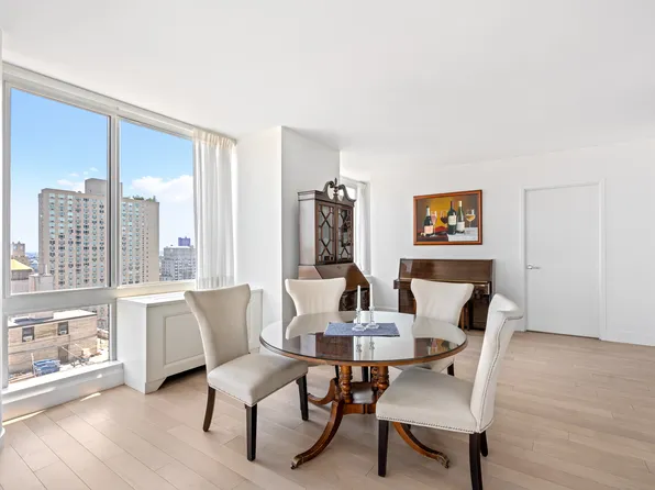 389 East 89th Street 22C image 3 of 18