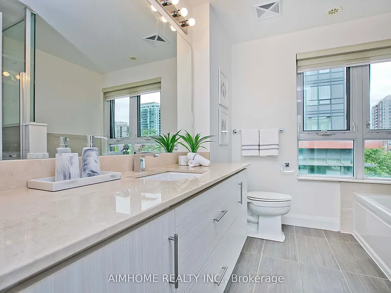 26 Churchill Ave #Townhouse 120 — Photo 24