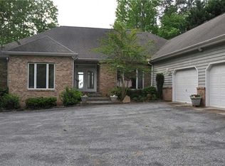 21 Foxwood Dr, Tryon, NC 28782