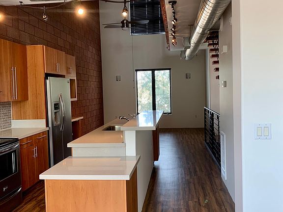 5th image of 425 S Roosevelt St #1