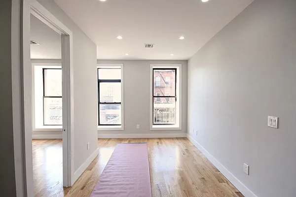 Rented by Miron Realty Group | media 16