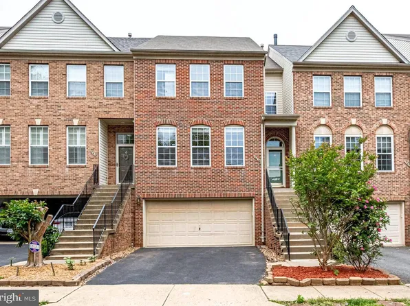 12476 Casbeer Dr, Fairfax, VA 22033