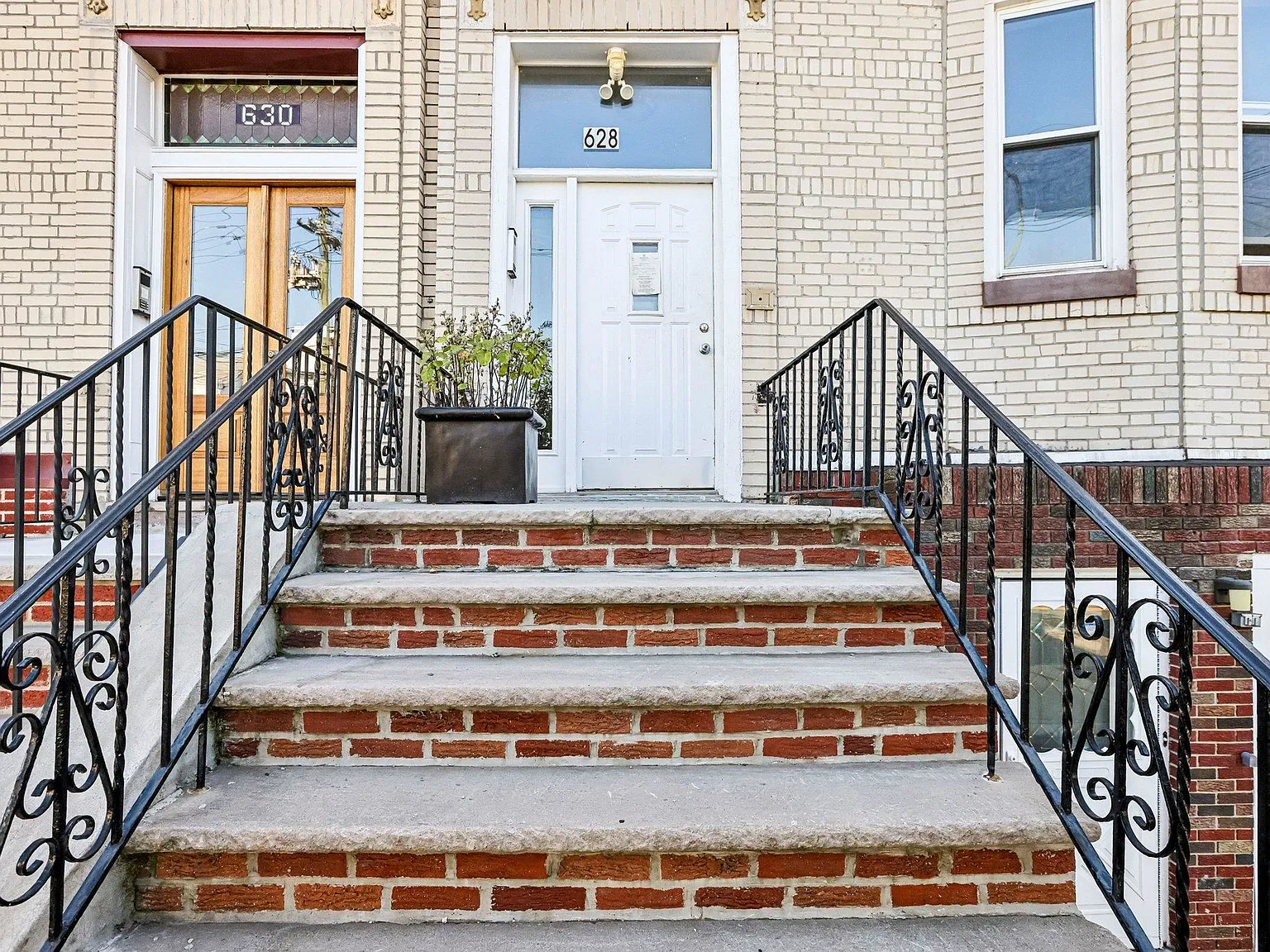 3 bed, 1.0 bath, $3,800 — Photo 2