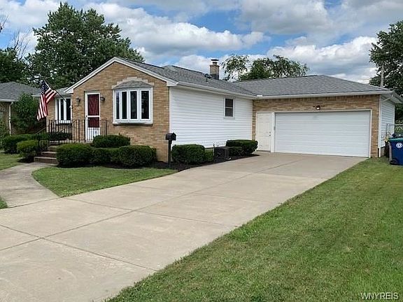3rd image of 65 Monarch Dr