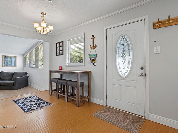 4th image of 2616 Wilson Ave