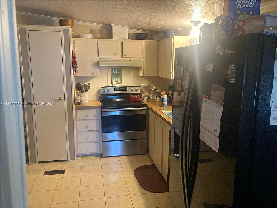 2nd image of 3027 SW 50th St
