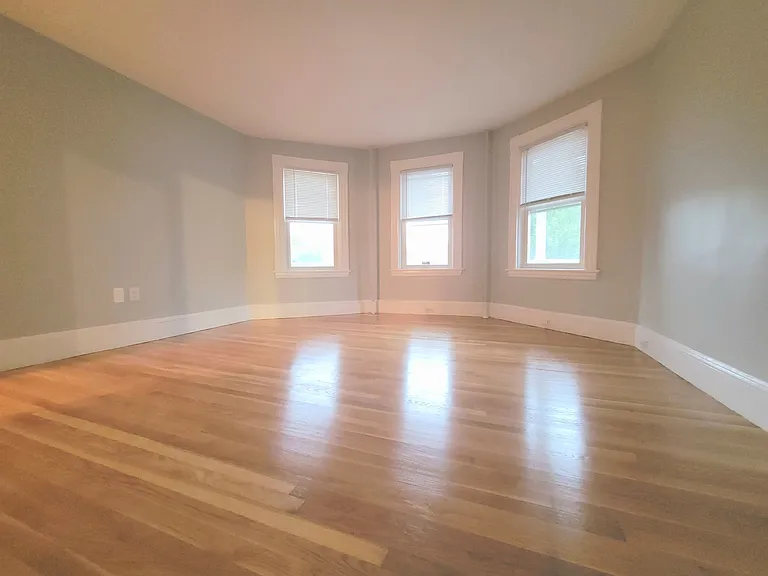 22 Gladstone St #1 — Photo 7