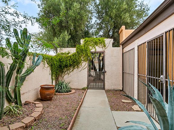 3rd image of 1461 W Calle Gallego