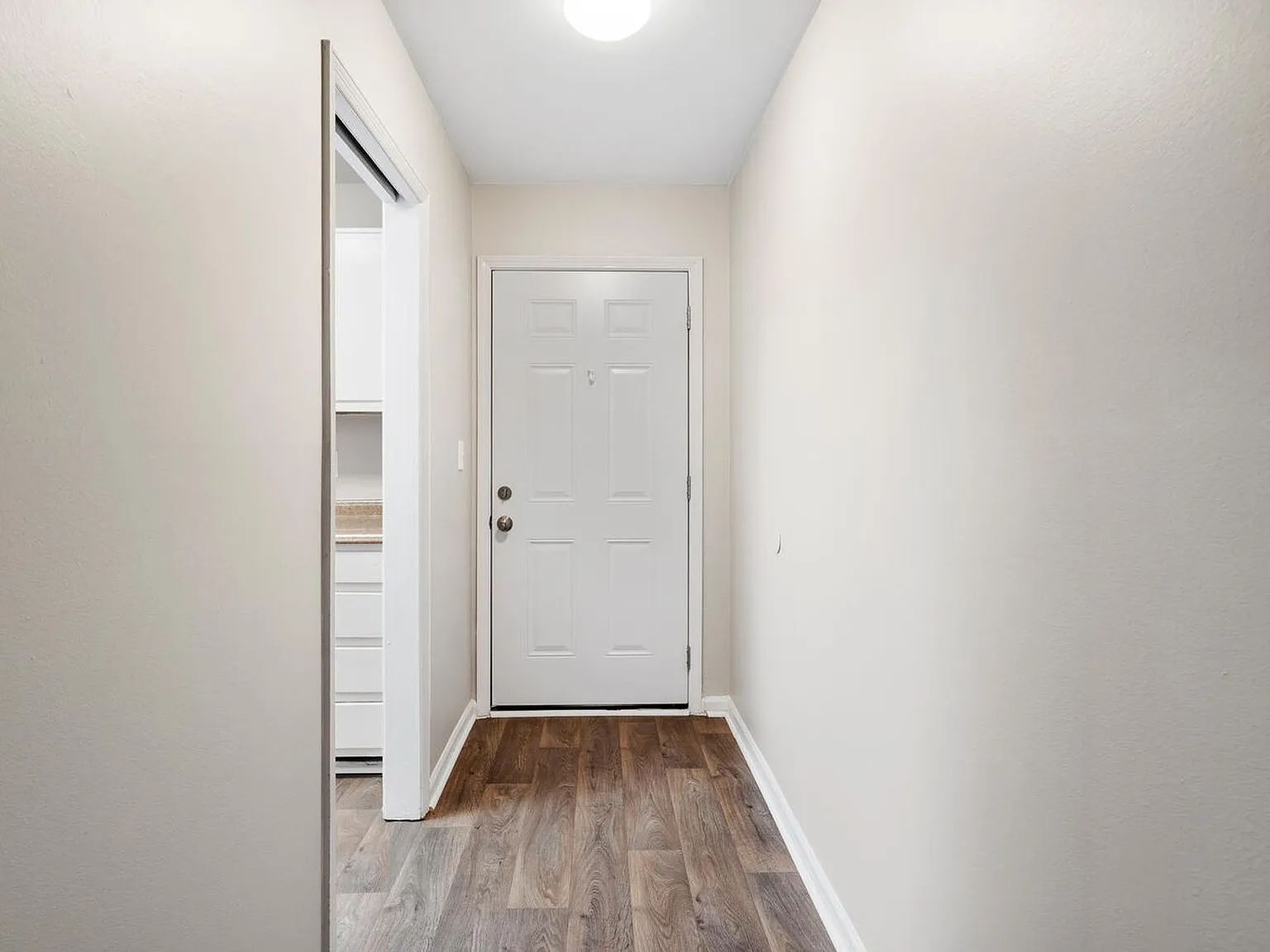 Winthrop Apartments — Photo 4