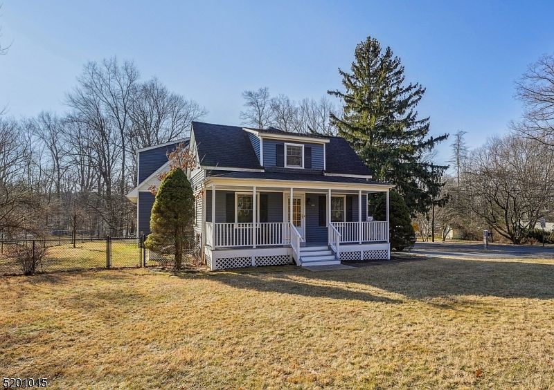 1st image of 268 Eyland Ave