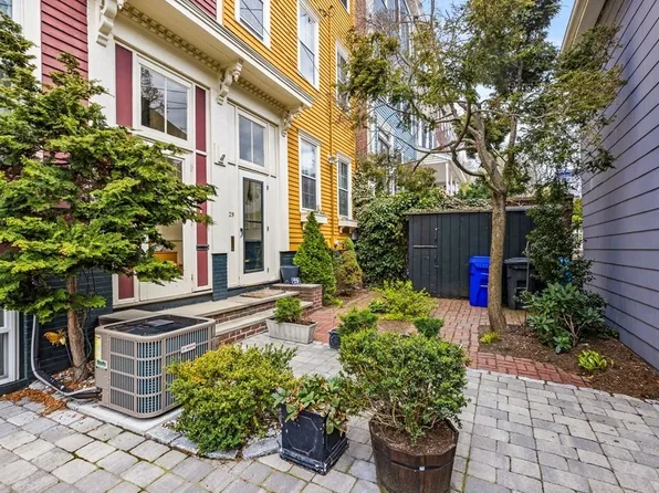29 Albion Pl, Charlestown, MA 02129