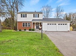 89 Hays Rd, East Greenbush, NY 12061
