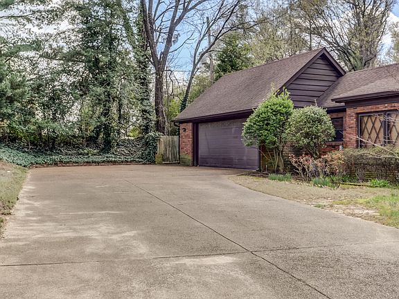 2nd image of 4592 Laurelwood Dr